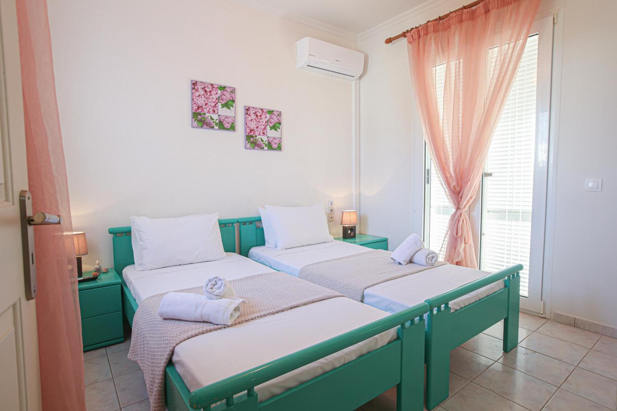 S&C Kosmos Beach Resort 로다 외부 사진
